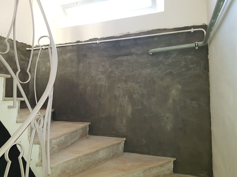 Traitement imperméabilisant des murs enterrés d'une construction sur Sanary dans le Var
