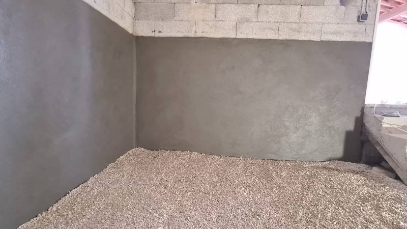 Photo de l'imperméabilisation par injection et pose d'enduits d'étanchéité d'un mur semi enterré à Aubagne 13