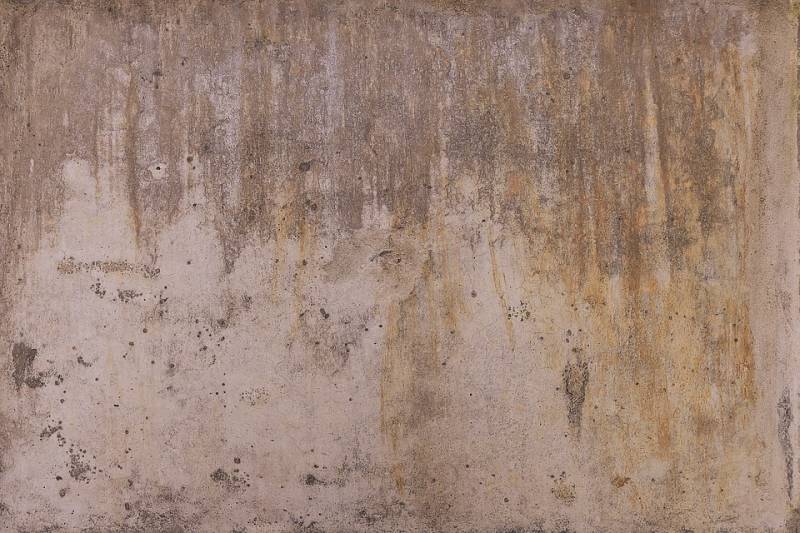 Traiter l'humidité ascensionnelle par injection de résine hydrofuge à l'intérieur des murs enterrés d'une villa à Aubagne dans le 13