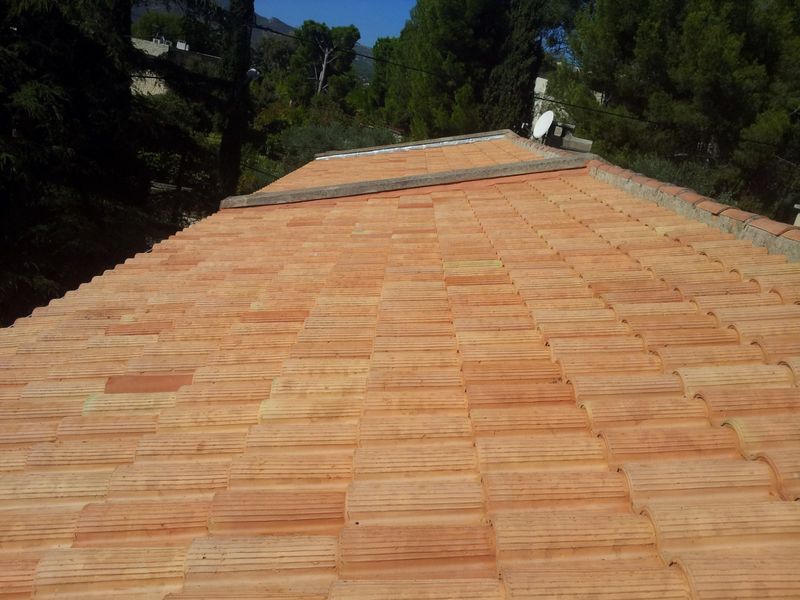 Devis pour pose d'un produit hydrofuge sur une toiture de maison à Cassis