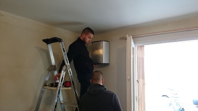 Fixation d'une VPH dans un séjour sur le 13