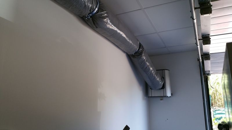 Faire installer une ventilation positive hygrorégulée dans une maison en Corse